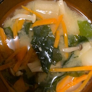 野菜たっぷり☆きのこの味噌汁